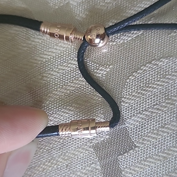 Pandora leather bracelet - Picture 3 of 3